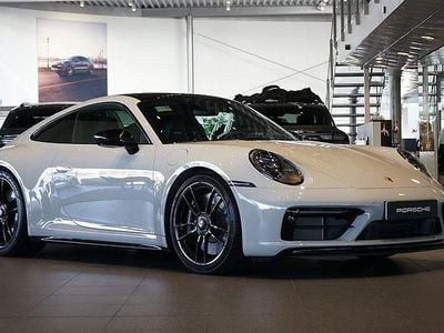 Porsche 911 Carrera 4 GTS