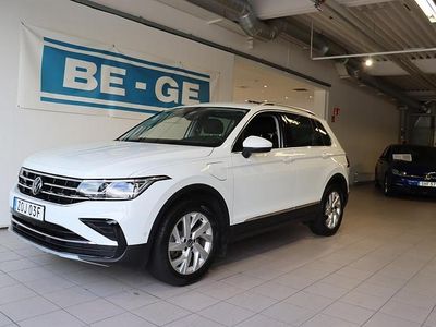 Vit Begagnad 2023 VW Tiguan Elegance SUV | 369 900 kr (Marknadspris)