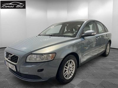 Ljusblå Begagnad 2007 Volvo S40 Kinetic Sedan | 27 900 kr (Marknadspris)