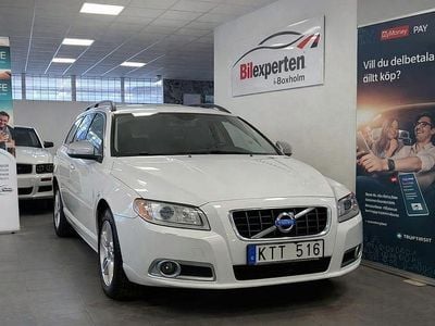 Begagnad Volvo V70 Momentum 163 HK (119 kW) 2010 Vit Kombi