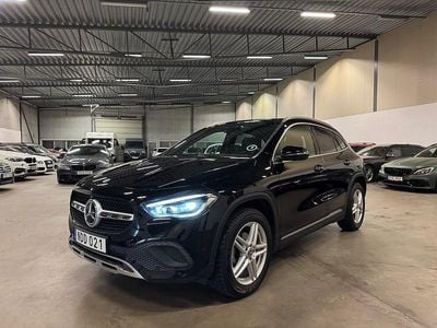 Svart Begagnad 2021 Mercedes GLA180 SUV | 289 900 kr
