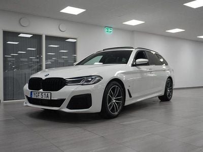 Vit Begagnad 2021 BMW 520 M Sport Kombi | 369 800 kr (Dyr)