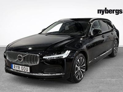 Svart Begagnad 2023 Volvo V90 Core Kombi | 399 000 kr (Marknadspris)