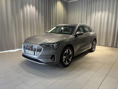 Tyfongrå metallic Begagnad 2021 Audi e-tron Proline SUV | 324 900 kr (Marknadspris)