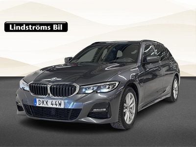 Grå Begagnad 2022 BMW 330e M Sport Kombi | 324 900 kr (Marknadspris)