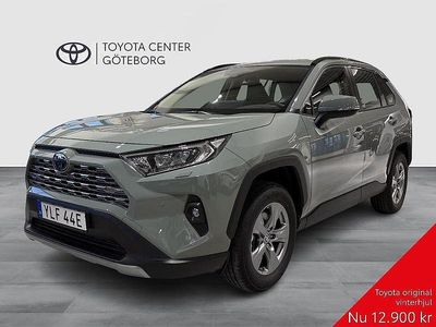 Grön Ny 2025 Toyota RAV4 Hybrid Active SUV | 414 900 kr (Marknadspris)