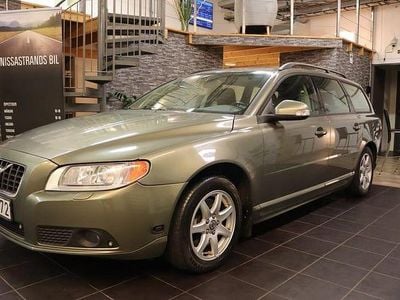 Grön Begagnad 2009 Volvo V70 Momentum Kombi | 49 900 kr (Marknadspris)