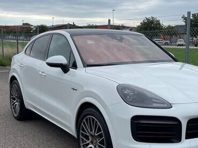 begagnad Porsche Cayenne Coupé E-Hybrid Platinum Edition 462hk "MOMS"