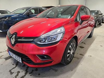 Begagnad Renault Clio IV Intens 90 HK (66 kW) 2019 Röd metallic Halvkombi
