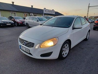 Begagnad Volvo S60 Kinetic 116 HK (85 kW) 2011 Vit Sedan