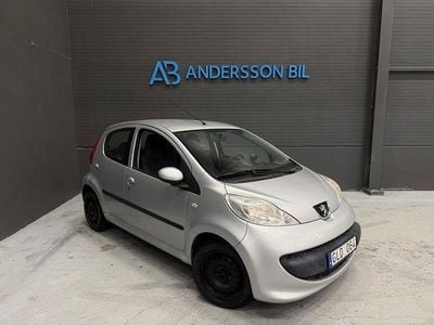 Begagnad Peugeot 107 68 HK (50 kW) 2008 Grå Halvkombi