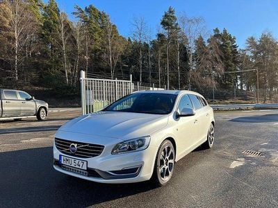 Begagnad Volvo V60 Ocean Race 181 HK (133 kW) 2014 Vit Kombi