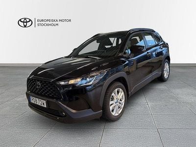 Svart Begagnad 2025 Toyota Corolla Cross Active SUV | 349 900 kr (Marknadspris)