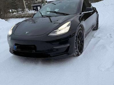Begagnad Tesla Model 3 Long Range AWD 323 kW (440 HK) 2019 Sedan