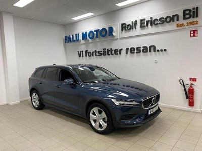 Blå Begagnad 2024 Volvo V60 CC Core Kombi | 399 500 kr (Bra pris)