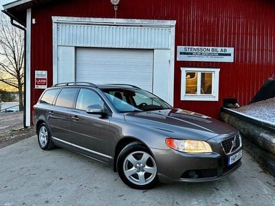 Begagnad Volvo V70 Momentum 200 HK (147 kW) 2008 Grå Kombi