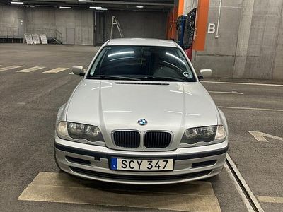 Begagnad BMW 318 118 HK (86 kW) 2001 Sedan