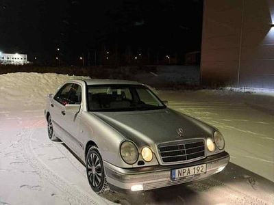 Begagnad Mercedes E240 170 HK (125 kW) 1999 Sedan