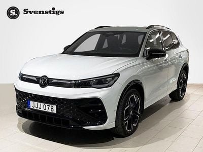 Vit Begagnad 2025 VW Tiguan R-line SUV | 489 000 kr (Marknadspris)