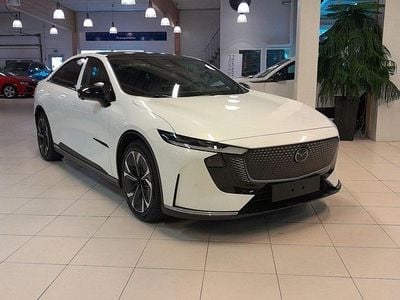 Vit Ny 2025 Mazda 6e Takumi-Line Sedan | 522 400 kr (Dyr)