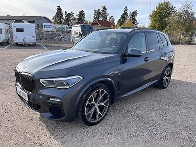 Grå Begagnad 2021 BMW X5 M Sport SUV | 449 000 kr (Marknadspris)