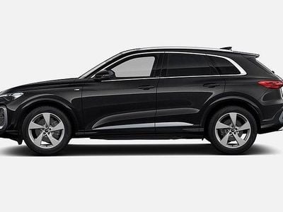 Ny Audi Q5 Sportback Design 204 HK (150 kW) 2025 Mytsvart metallic SUV
