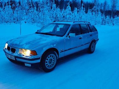 Begagnad BMW 316 102 HK (75 kW) 1998 Kombi