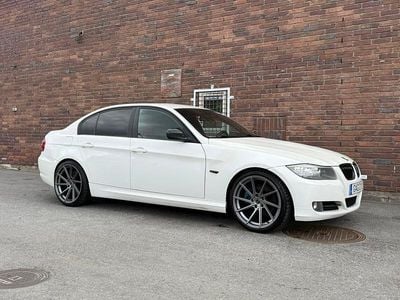 Begagnad BMW 325 197 HK (144 kW) 2010 Sedan