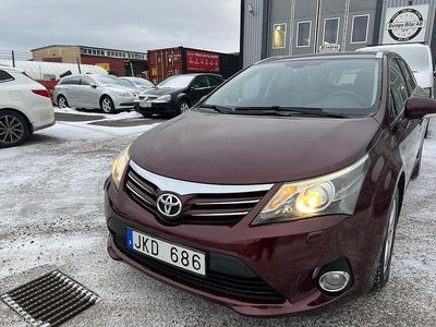 Röd Begagnad 2011 Toyota Avensis Kombi | 129 800 kr (Dyr)