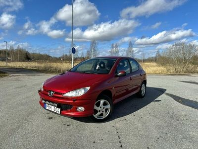 begagnad Peugeot 206 5-dörrar 1.4 SoV däck. Bränslesnål omhändertagen