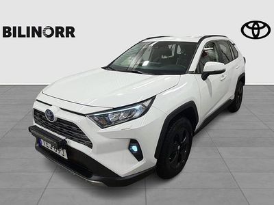 Vit Begagnad 2022 Toyota RAV4 Hybrid Active SUV | 299 900 kr (Lite dyr)