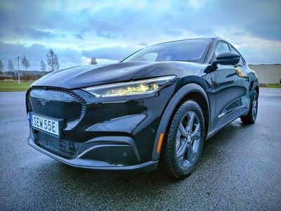 Begagnad 2021 Ford Mustang Mach-E SUV | 290 000 kr (Marknadspris)