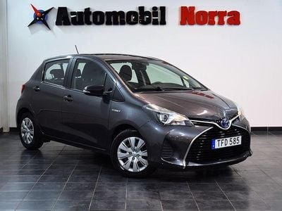Begagnad Toyota Yaris Hybrid Active 101 HK (74 kW) 2015 Mörkgrå Halvkombi
