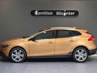 begagnad Volvo V40 CC D2 Momentum/Nyservad/kamrem är bytt/