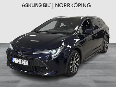 Mörkblå Begagnad 2022 Toyota Corolla Style Kombi | 259 000 kr (Marknadspris)