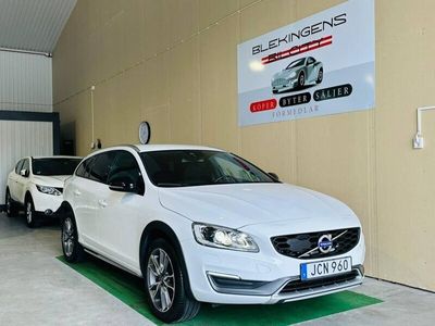 begagnad Volvo V60 CC D3 Momentum Euro 6 150hk kamrembytt