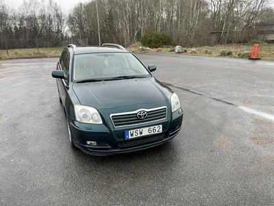 begagnad Toyota Avensis Kombi 2.0 D-4 VVT-i