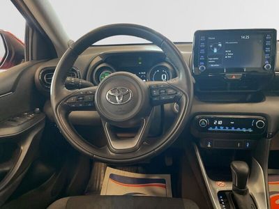 begagnad Toyota Yaris Hybrid 1,5 HSD5D Active Plus/S-V-Hjul,mm