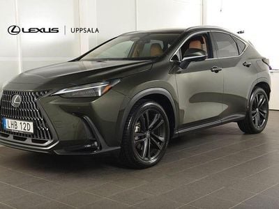 Grön (terrane khaki/hazel) Begagnad 2024 Lexus NX450h+ Executive Line SUV | 619 900 kr (Marknadspris)