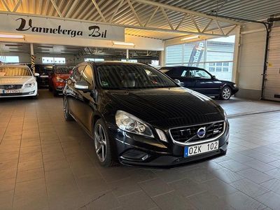 Svart Begagnad 2012 Volvo V60 R-Design Kombi | 169 900 kr (Lite dyr)