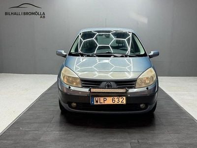 Begagnad Renault Scénic II 113 HK (83 kW) 2005 Ljusblå (blå) Minibuss