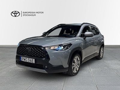 Grå Begagnad 2024 Toyota Corolla Cross Active SUV | 389 900 kr (Marknadspris)