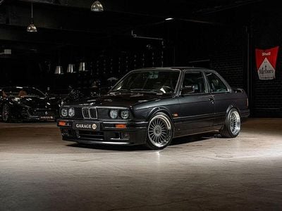 Begagnad BMW 325 M Sport 321 HK (236 kW) 1988 Svart Sportkupé