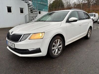 Vit Begagnad 2019 Skoda Octavia G-TEC Ambition Kombi | 74 000 kr (Marknadspris)