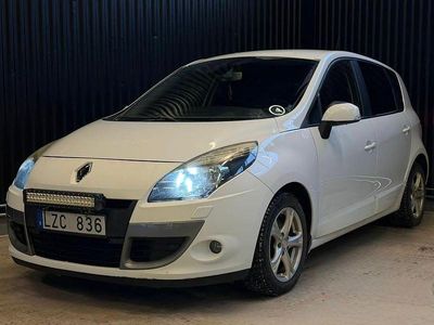 Vit Begagnad 2011 Renault Scénic Minibuss | 49 900 kr (Marknadspris)
