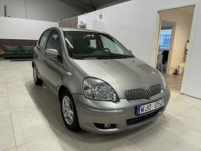 Silver Begagnad 2004 Toyota Yaris Halvkombi | 59 900 kr (Lite dyr)