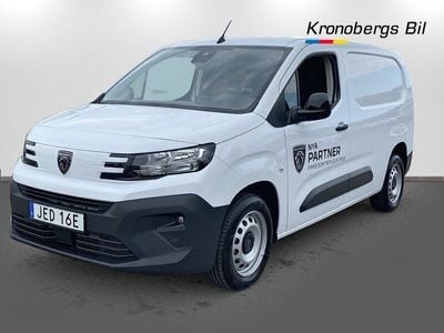 Vit Begagnad 2024 Peugeot Partner Minibuss | 319 900 kr
