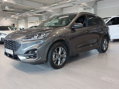 Grå Begagnad 2022 Ford Kuga Business Edition SUV | 346 800 kr
