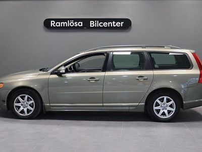 Grön Begagnad 2009 Volvo V70 Momentum Kombi | 48 900 kr (Marknadspris)