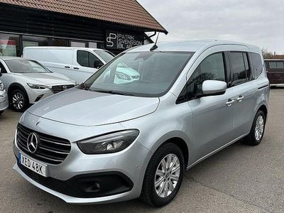 Begagnad Mercedes T180 Style 116 HK (85 kW) 2023 Silver Minibuss